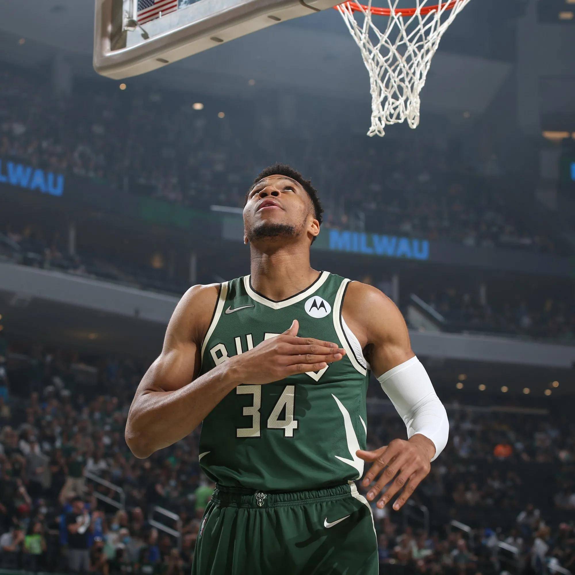 关于转折点!密尔沃基雄鹿迎来里程碑,德甲赛前攻防权衡,媒体盛赞,细节决定成败的信息 关于转折点!密尔沃基雄鹿迎来里程碑,德甲赛前攻防权衡,媒体盛赞,细节决定成败的信息